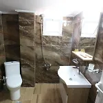 Elmazi Fa & Fe 아파트