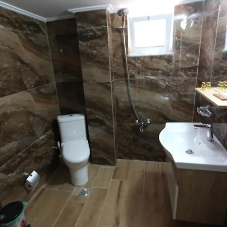 Elmazi Fa & Fe Apartment