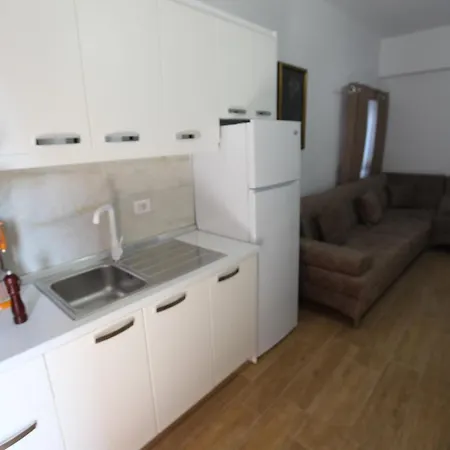 Elmazi Fa & Fe Apartment